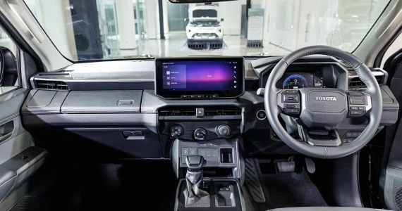 รูปภาพ โตโยต้า Toyota Hilux Travo Smart Cab Prerunner 2.8 Premium AT ปี 2025