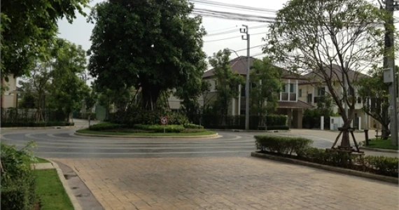 รูปภาพ เซนโทร วัชรพล (Centro Watcharaphol)