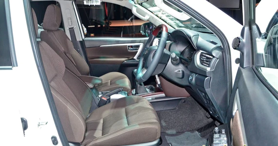 รูปภาพ โตโยต้า Toyota Fortuner 2.4G 2WD MT ปี 2015