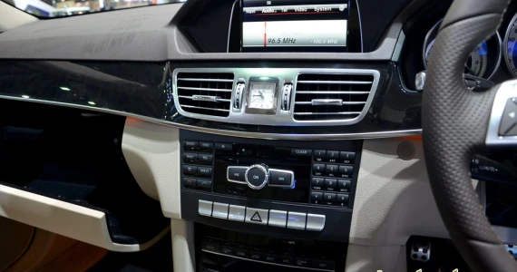 รูปภาพ เมอร์เซเดส-เบนซ์ Mercedes-benz E-Class E 300 BlueTEC Hybrid Estate AMG Dynamic ปี 2013