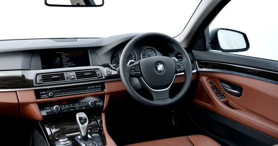 รูปภาพ บีเอ็มดับเบิลยู BMW Series 5 523i ปี 2010