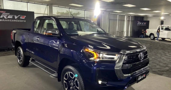รูปภาพ โตโยต้า Toyota Revo Smart Cab Prerunner 2.4 Mid AT 60th Anniversary ปี 2022