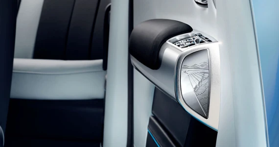 รูปภาพ โรลส์-รอยซ์ Rolls-Royce-Phantom Drophead Coupe Waterspeed Collection-ปี 2015