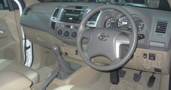 รูปภาพ โตโยต้า Toyota Hilux Vigo Champ Smart Cab 4x2 2.7J VVT-i ปี 2011