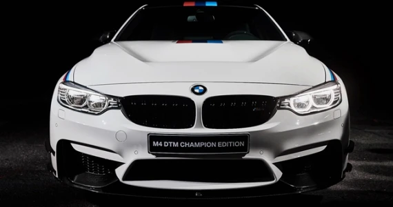 รูปภาพ บีเอ็มดับเบิลยู BMW M4 DTM Champion Edition ปี 2017