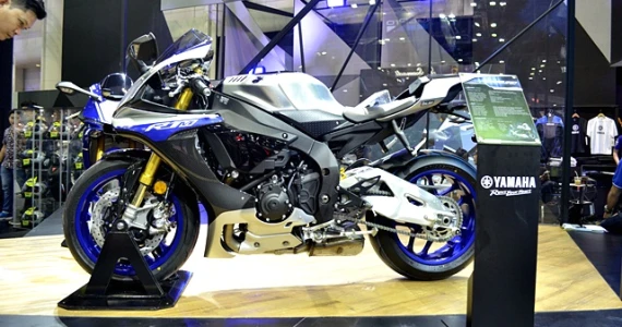 รูปภาพ ยามาฮ่า Yamaha YZF-R1 M (Standard) ปี 2017