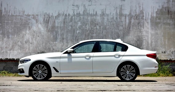 รูปภาพ บีเอ็มดับเบิลยู BMW Series 5 520d Sport ปี 2017