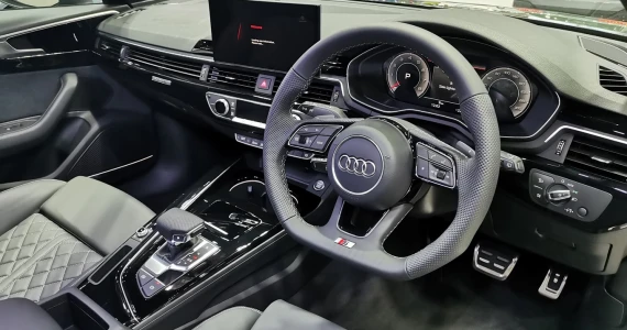 รูปภาพ อาวดี้ Audi A4 Avant 45 TFSI quattro S line Icon Black ปี 2023