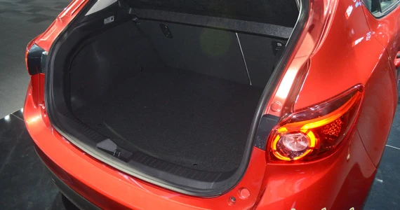 รูปภาพ มาสด้า Mazda 3 2.0 Sports Hatchback SP ปี 2014
