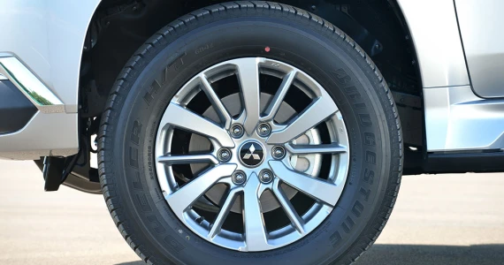 รูปภาพ มิตซูบิชิ Mitsubishi Pajero Sport 2WD GT ปี 2017