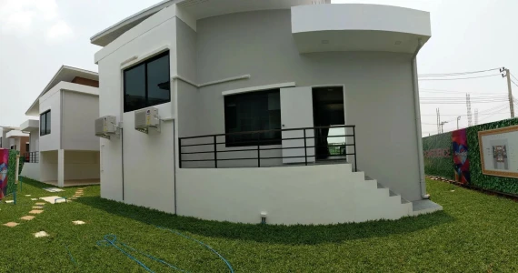 รูปภาพ บ้านร็อคการ์เด้น 3 (บีอาร์ @ แอโร) กรุงเทพฯ (Rock Garden 3 BR @ Aero)