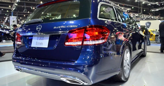 รูปภาพ เมอร์เซเดส-เบนซ์ Mercedes-benz E-Class E 300 BlueTEC Hybrid Estate AMG Dynamic ปี 2013