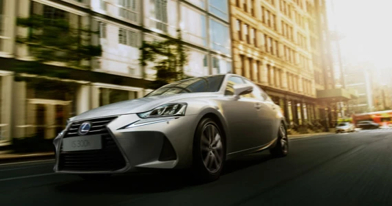 รูปภาพ เลกซัส Lexus IS 300h Premium ปี 2017