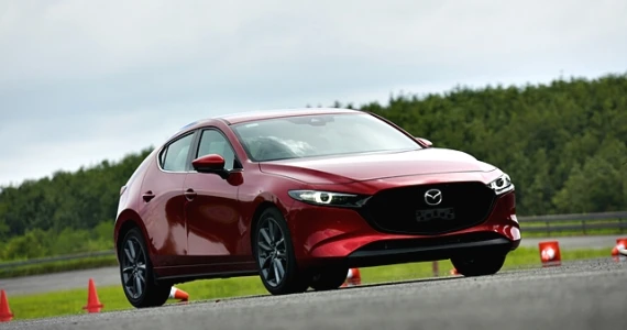 รูปภาพ มาสด้า Mazda 3 2.0 SP FASTBACK 2019 ปี 2019
