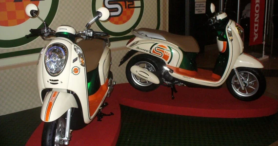 รูปภาพ ฮอนด้า Honda Scoopy i S12 ปี 2012