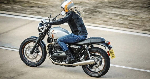 รูปภาพ ไทรอัมพ์ Triumph Street Twin ปี 2015