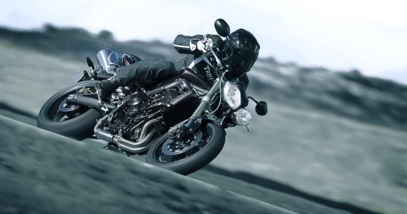 รูปภาพ ไทรอัมพ์ Triumph Speed Triple R 1050 ปี 2013
