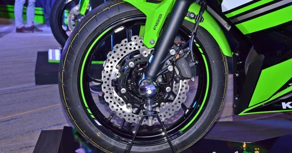รูปภาพ คาวาซากิ Kawasaki Ninja 650 KRT Edition ปี 2016