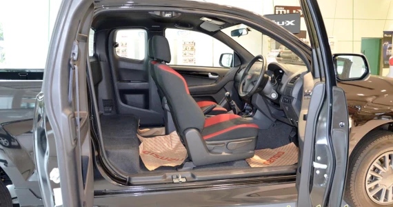 รูปภาพ อีซูซุ Isuzu D-MAX X-Series Speed 2.5 VGS Turbo M/T ปี 2012