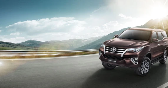 รูปภาพ โตโยต้า Toyota Fortuner 2.8V 2WD AT ปี 2015