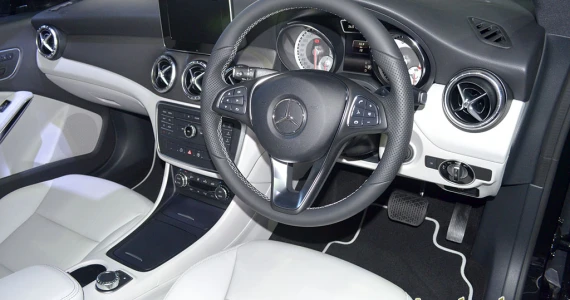รูปภาพ เมอร์เซเดส-เบนซ์ Mercedes-benz CLA-Class CLA 200 Urban ปี 2015