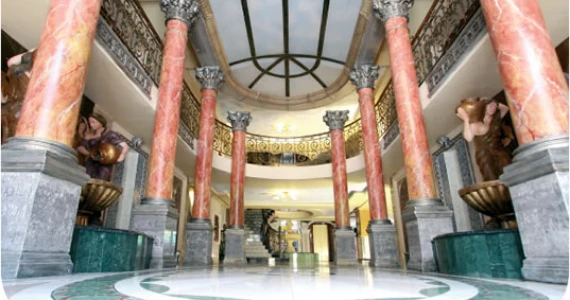 รูปภาพ ฌ็องเซลิเซ่ ติวานนท์