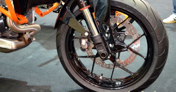 รูปภาพ เคทีเอ็ม KTM 690 Duke R ปี 2010