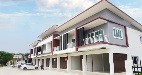 รูปภาพ เดอะเฟิร์ส มิตรภาพ-โคกกรวด (The First Mittraphap-Kokkruat)