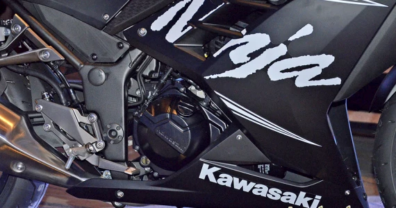 รูปภาพ คาวาซากิ Kawasaki Ninja 300 ABS Winter Test ปี 2016