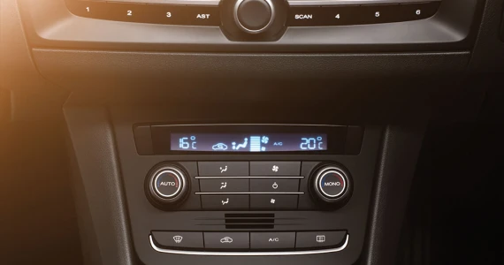 รูปภาพ เอ็มจี MG 6 1.8 X Turbo Sunroof DCT ปี 2014