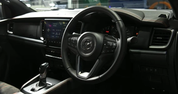 รูปภาพ มาสด้า Mazda BT-50 DBL 3.0 XTR HI-RACER 6AT ปี 2024