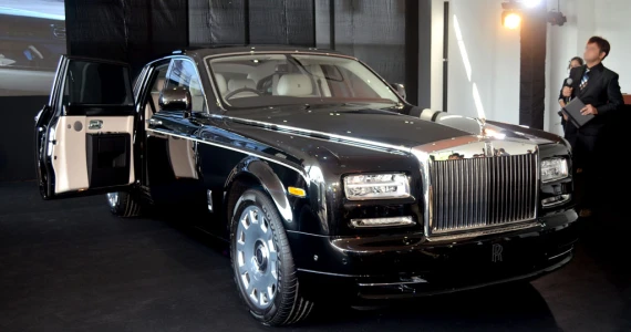 รูปภาพ โรลส์-รอยซ์ Rolls-Royce-Phantom Series II Standard-ปี 2012