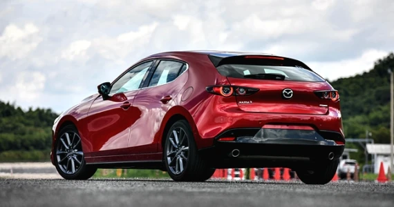 รูปภาพ มาสด้า Mazda 3 2.0 C FASTBACK 2019 ปี 2019