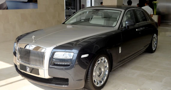 รูปภาพ โรลส์-รอยซ์ Rolls-Royce Ghost Standard ปี 2011