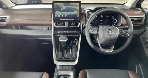 รูปภาพ โตโยต้า Toyota Innova Zenix 2.0 HEV Premium ปี 2023