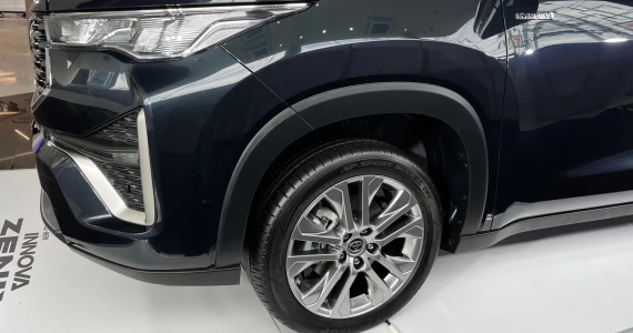 รูปภาพ โตโยต้า Toyota Innova Zenix 2.0 HEV Premium ปี 2023