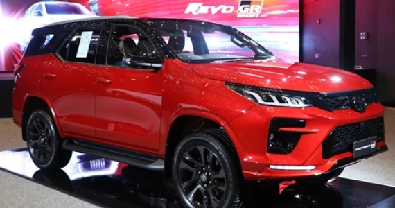 รูปภาพ โตโยต้า Toyota Fortuner 2.8 GR Sport 4WD ปี 2022