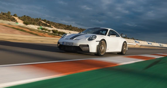 รูปภาพ Porsche ปี 2025