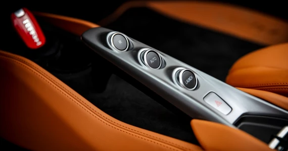 รูปภาพ เฟอร์รารี่ Ferrari-F8 Spider V8-ปี 2020