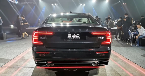 รูปภาพ วอลโว่ Volvo-S60 Recharge Plug-in Hybrid Inscription Expression-ปี 2022