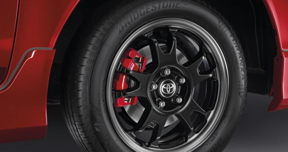 รูปภาพ โตโยต้า Toyota Revo Double Cab 4x2 2.8 GR Sport AT ปี 2024