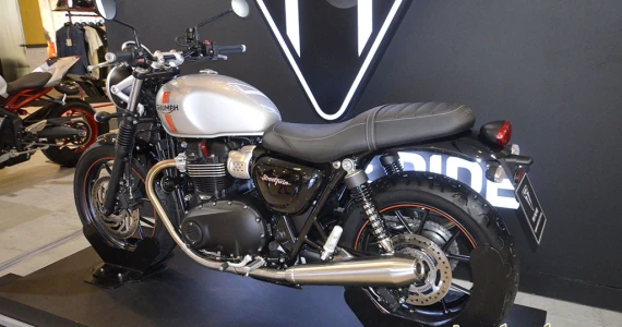 รูปภาพ ไทรอัมพ์ Triumph Street Twin ปี 2015
