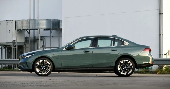 รูปภาพ บีเอ็มดับเบิลยู BMW Series 5 530e Inspiring ปี 2025