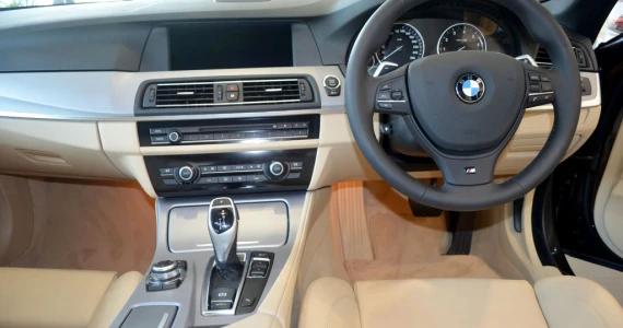 รูปภาพ บีเอ็มดับเบิลยู BMW Series 5 528i Sport ปี 2012