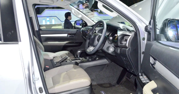 รูปภาพ โตโยต้า Toyota Revo Double Cab Prerunner 2x4 2.4G Plus AT ปี 2015