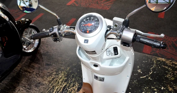 รูปภาพ ฮอนด้า Honda Scoopy i Prestige Guy 2014 ACF110SFF (3TH) ปี 2014
