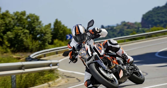 รูปภาพ เคทีเอ็ม KTM 390 (Standard) ปี 2013