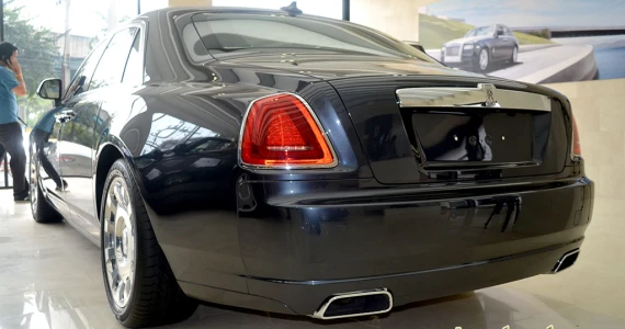 รูปภาพ โรลส์-รอยซ์ Rolls-Royce Ghost Standard ปี 2011