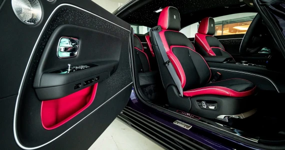 รูปภาพ โรลส์-รอยซ์ Rolls-Royce Black Badge Spectre ปี 2025