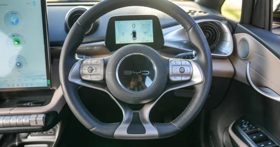 รูปภาพ บีวายดี BYD Dolphin Standard Range ปี 2023